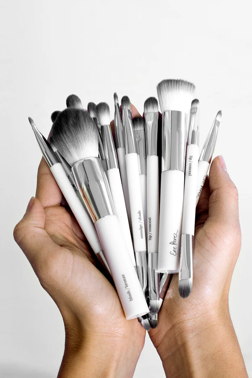 Eco Vegan Smudge & Shade Brush - Image 5