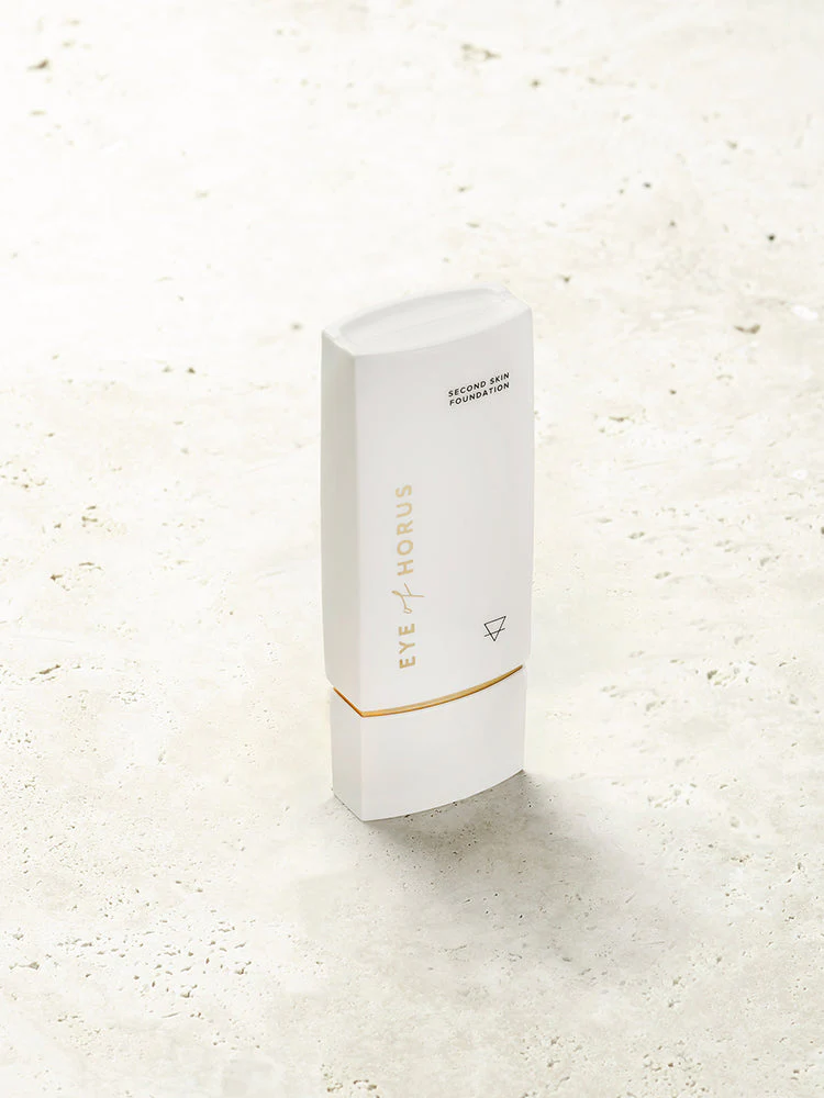 Second Skin Foundation SPF25 - Fair/Light - Image 2