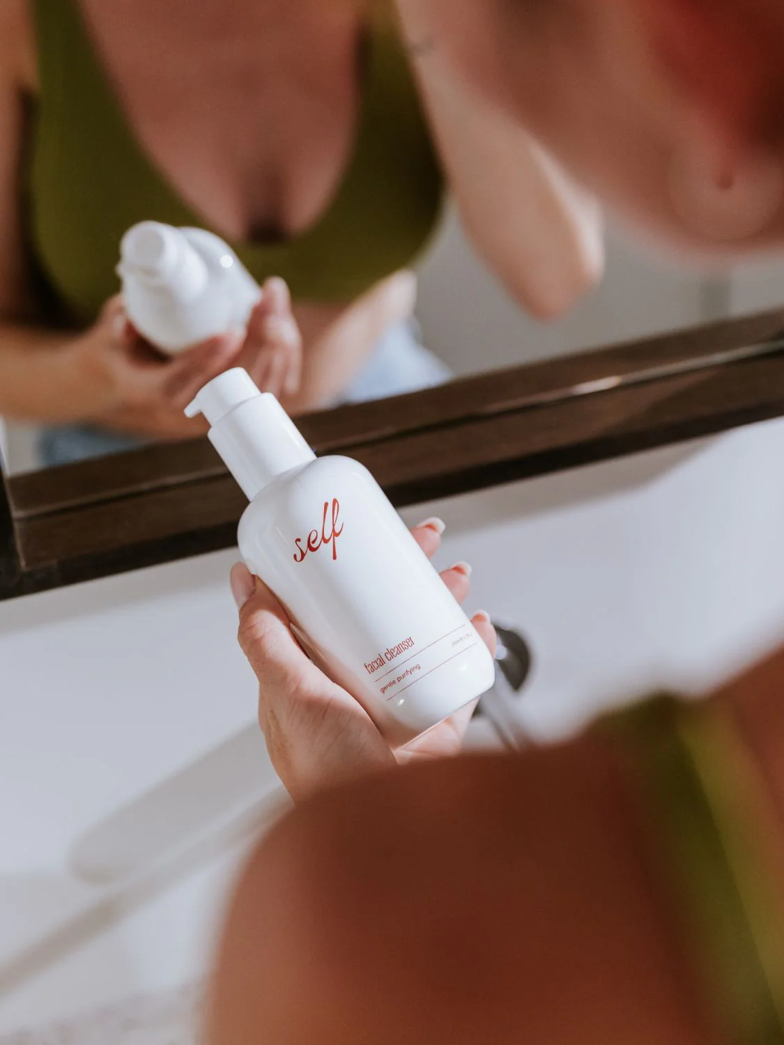 Gentle Purifying Facial Cleanser - Image 4
