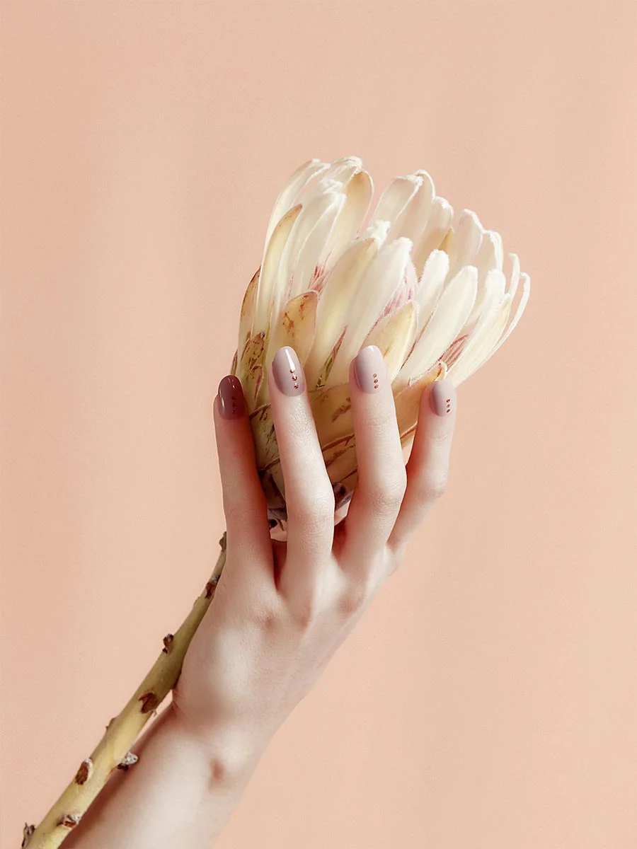 Petal - Hazy Nude Nagellak - Image 5